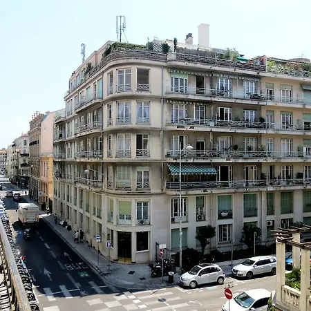 Ξενοδοχείο Plaisance 2*