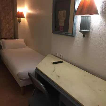 Ξενοδοχείο Plaisance 2*